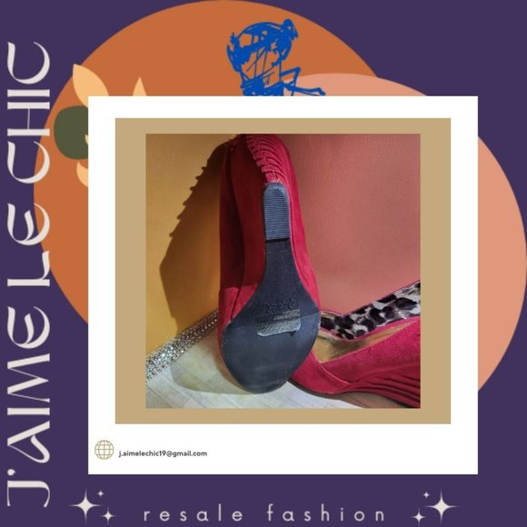 Qupid Peep-Toe Velvet Red Wedge Heels - Picture 6 of 6